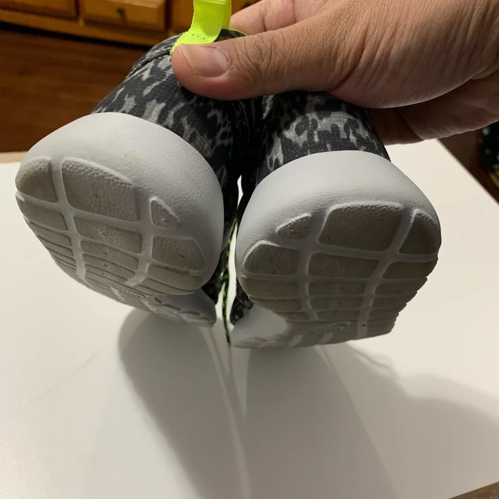 Nike rubber shoes - Picture 3 of 4